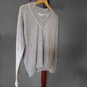 Minnie Rose 100% Cashmere Sweater, Heather Gray, size XS.